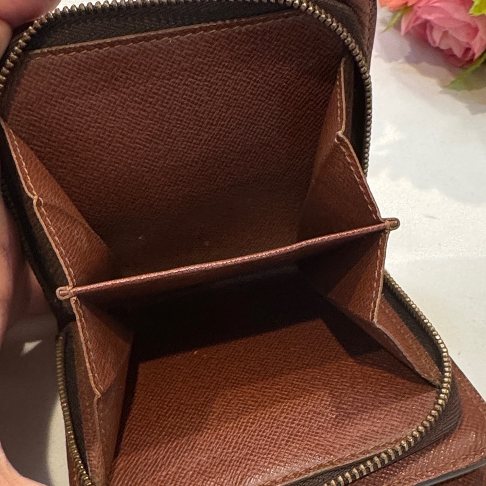 Authentic Louis Vuitton Compact Wallet - Picture 7 of 11